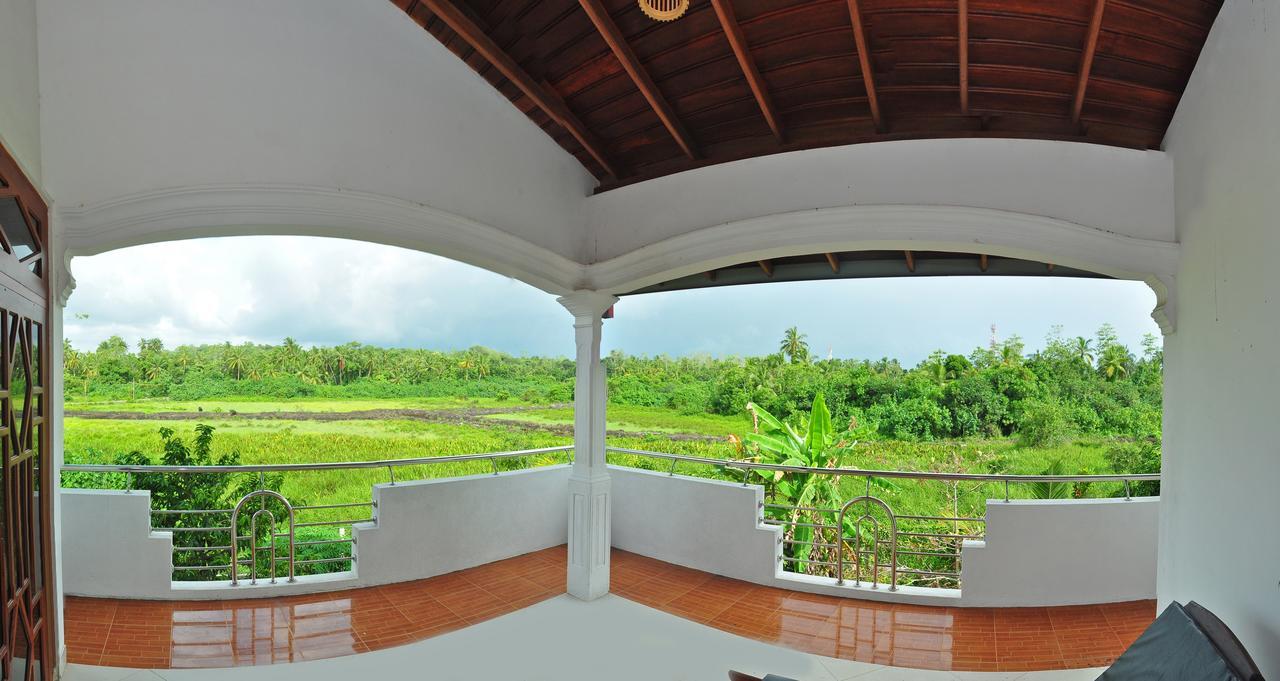 Falcon Villa Induruwa Exterior photo